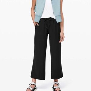 Lululemon On the Fly Wide-Leg 7/8 Pant